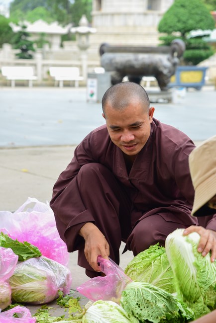 Continuing to support people in need in the Covid-19 pandemic of Hoang Phap Pagoda (series 4)